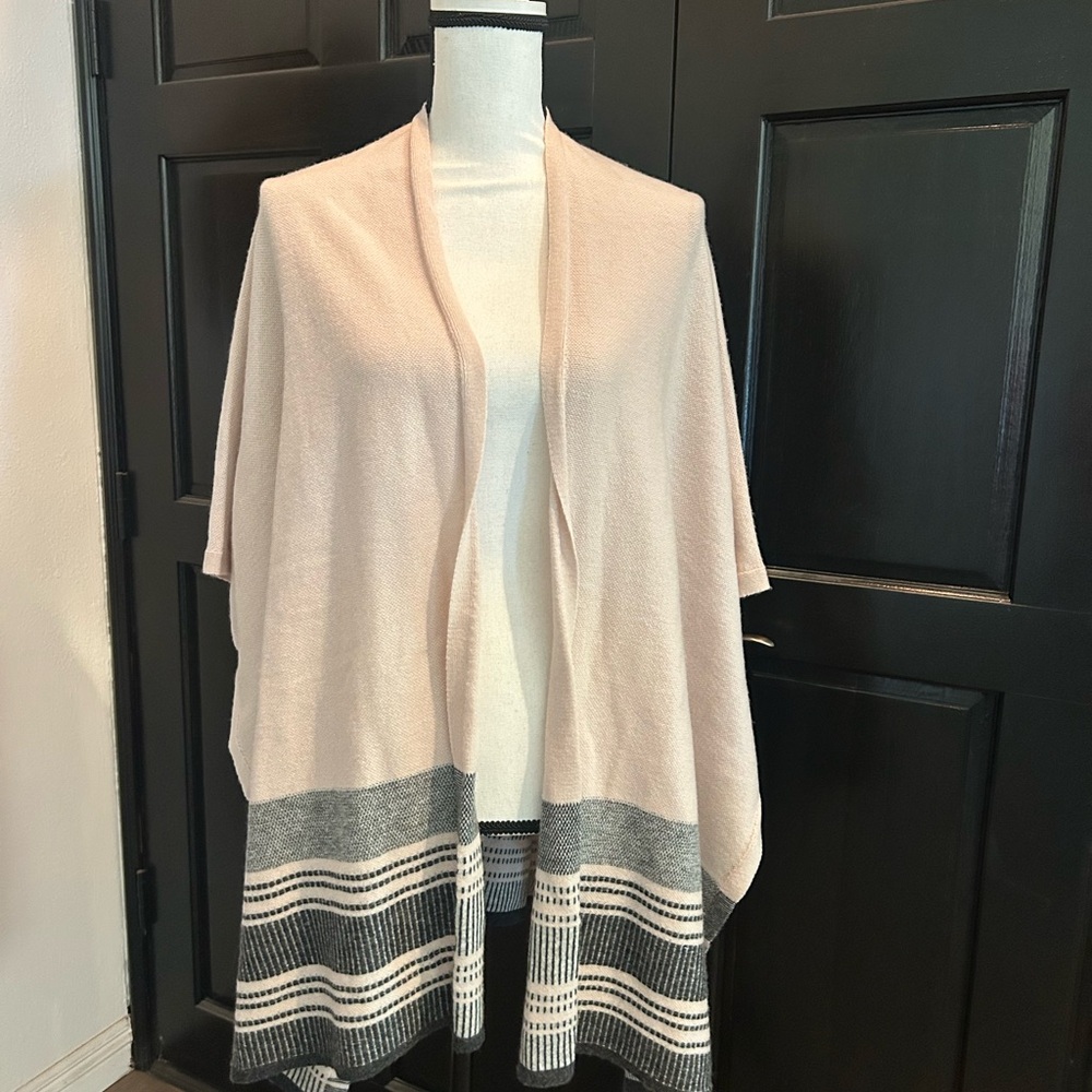 Nwt Vince Shawl